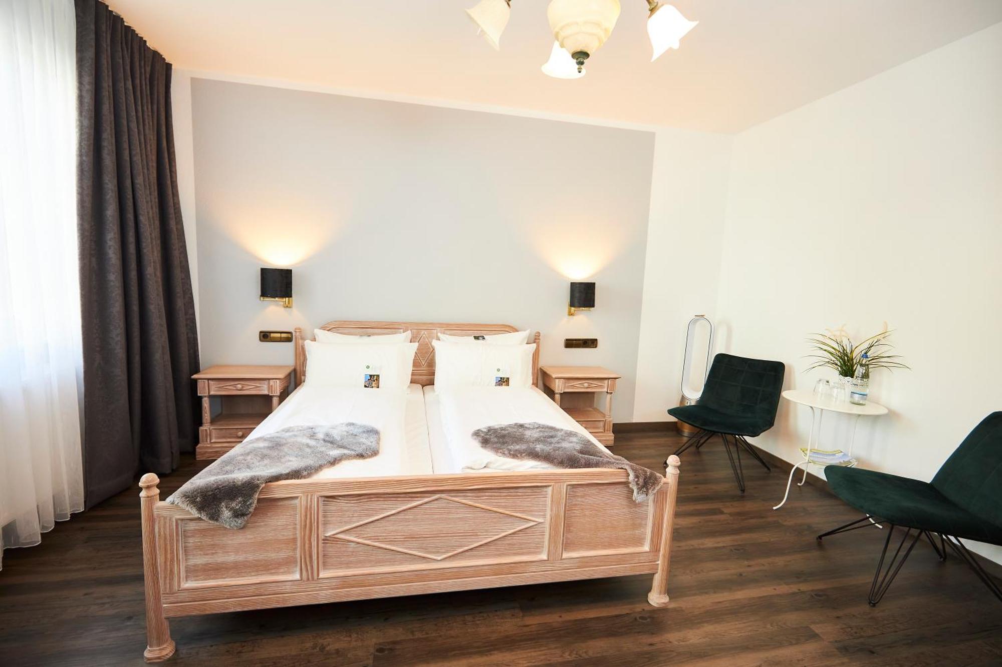 Flair Hotel Vier Jahreszeiten Bad Urach Exterior photo